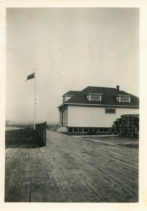 Image of building with flagpole